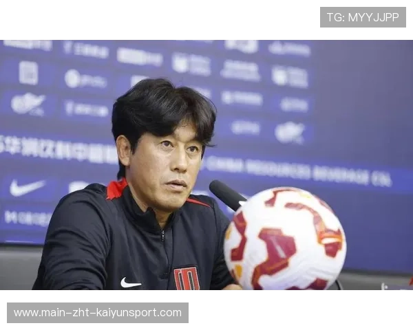 蓉城主帅锋霸双双荣膺中超8月最佳，成都蓉城足球队主教练